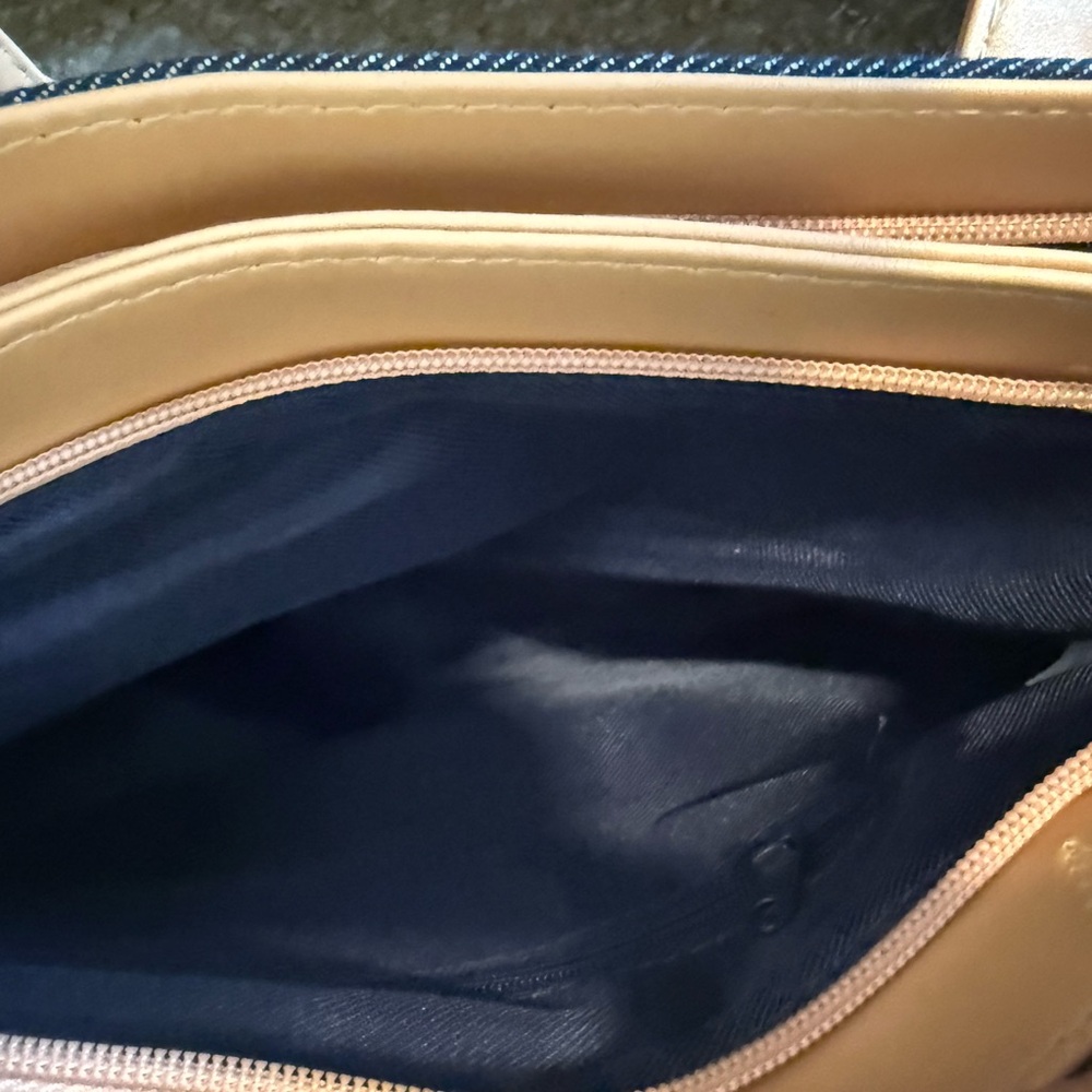 NWT Blue Jean G shoulder bag Chic Black and Tan Designer Handbag - Picture 4 of 9